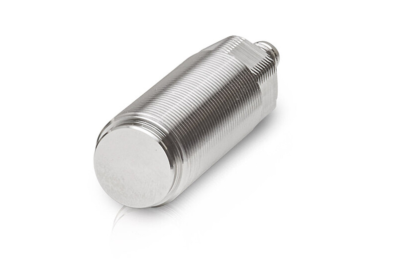 M18 Magneto-inductieve verplaatsingssensor