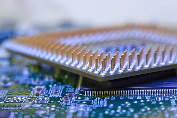 Gebruik van sensoren van Micro-Epsilon in hightech productiemachines 