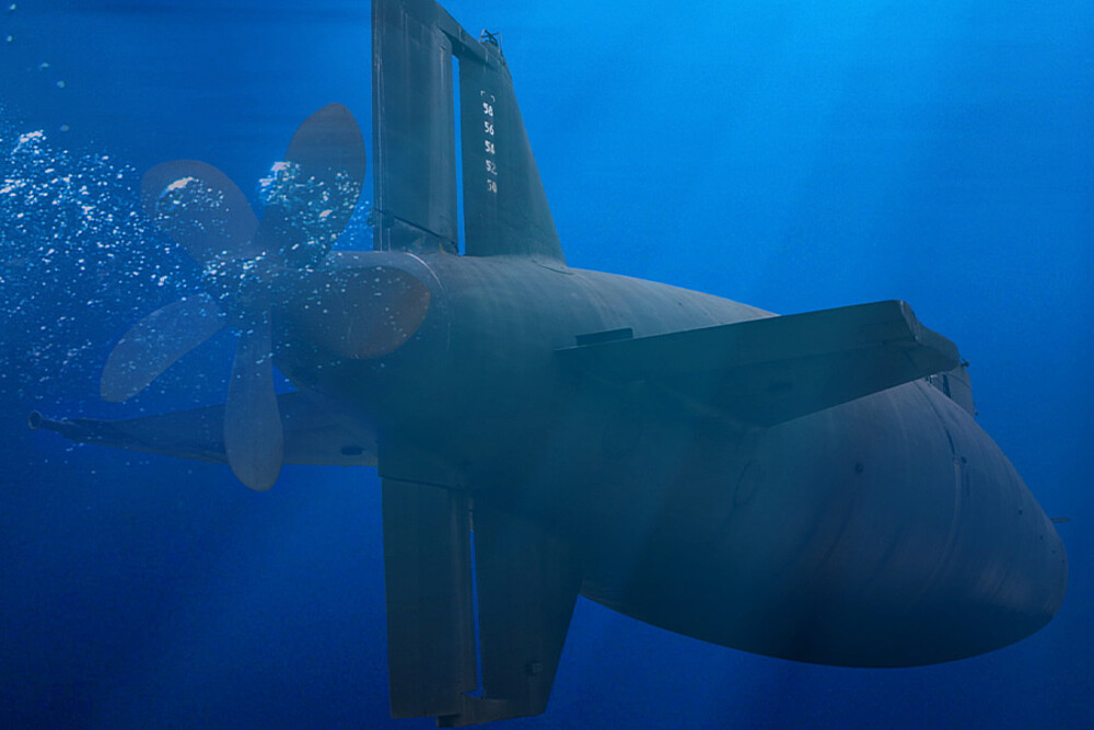 Monitoring the position of diving planes and flaps on boats