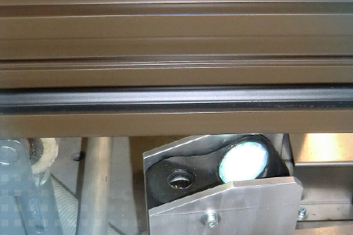 Testen van de folie op raamkozijnen