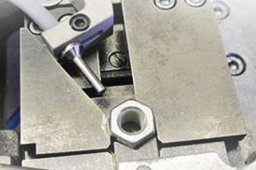 Detectie van kleurverschillen en materialen voor noten